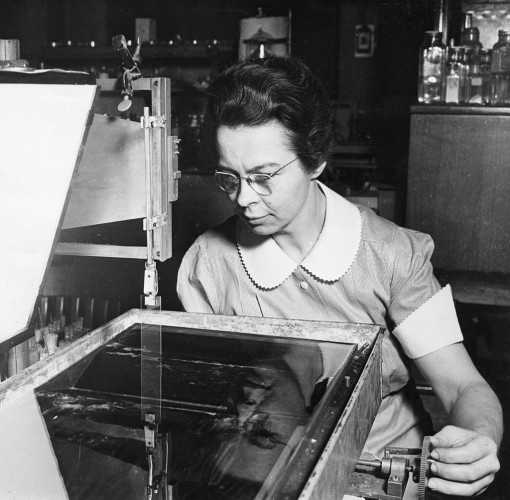 In 1938, when this publicity photograph was taken, physicist Katharine Burr Blodgett (1898-1979) worked at General Electric Research Laboratories, where she did important research in surface chemistry and thin films. She received the American Chemical Society's Garvan Medal in 1951. Via Smithsonian Institution Archives